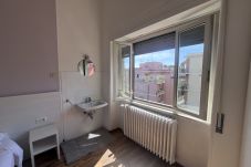 Affitto per camere a Roma - 24 camera tripla con bagno in comune 