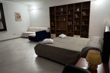 Apartment in Palermo - Ampio bilo nel cuore di palermo con wifi e ac